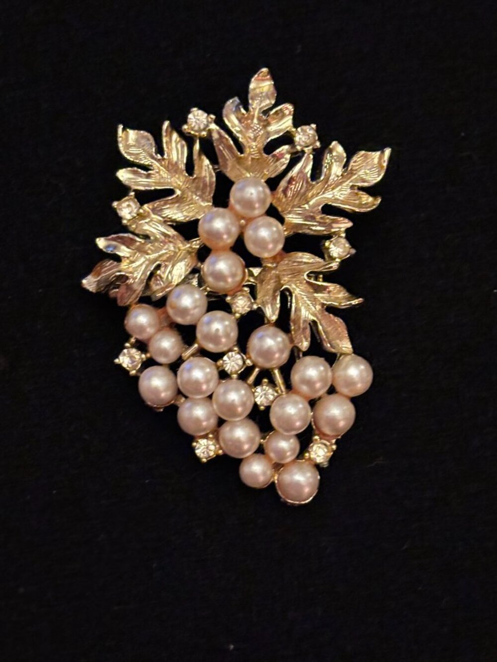 Vintage Gold Tone Faux Pearl & Rhinestones Grape Cluster Brooch